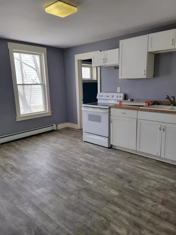 Oakland, ME 04963,47 Fairfield ST