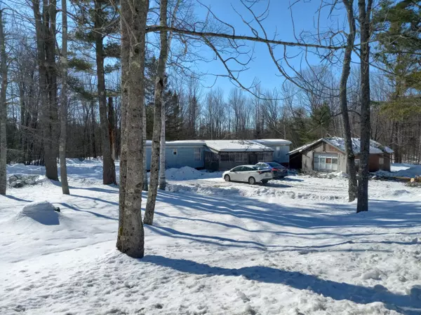 558 Warren Hill RD, Palmyra, ME 04965