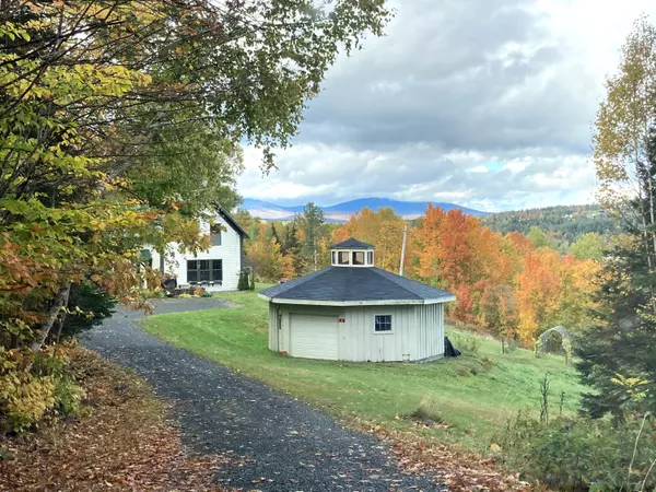 Rangeley Plt, ME 04970,32 Holman RD