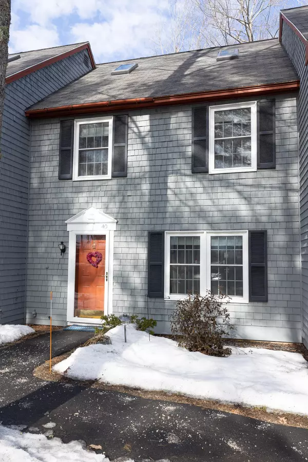 40 Munroe LN #40, Topsham, ME 04086