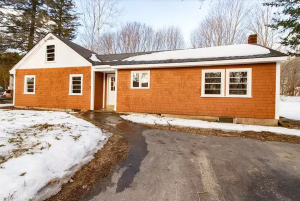 74 Kimball AVE, Mexico, ME 04257