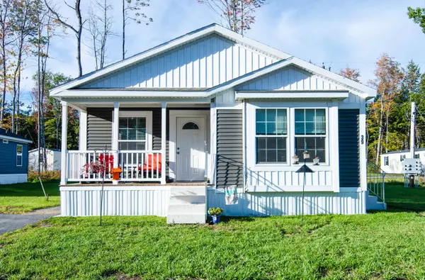 39 Punky LN, Waterville, ME 04901