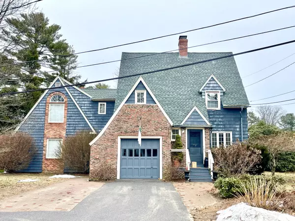 3 Baker RD, Cape Elizabeth, ME 04107