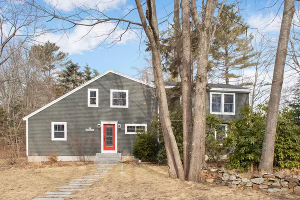 16 Magnolia DR, Kennebunkport, ME 04046