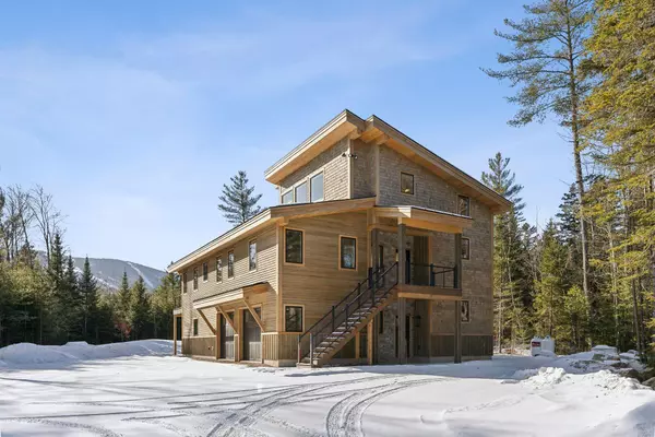 24 Patriots DR, Newry, ME 04261