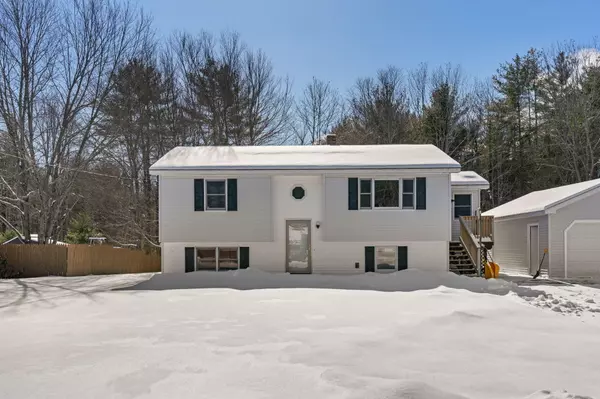 52 Huston ST, Lisbon, ME 04252