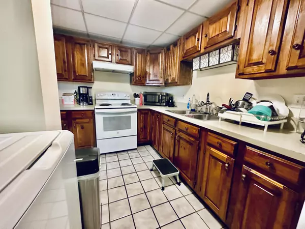 Auburn, ME 04210,180 Mill ST #3