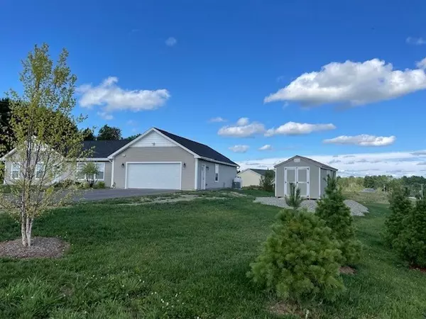 139 Amberside DR, Hermon, ME 04401