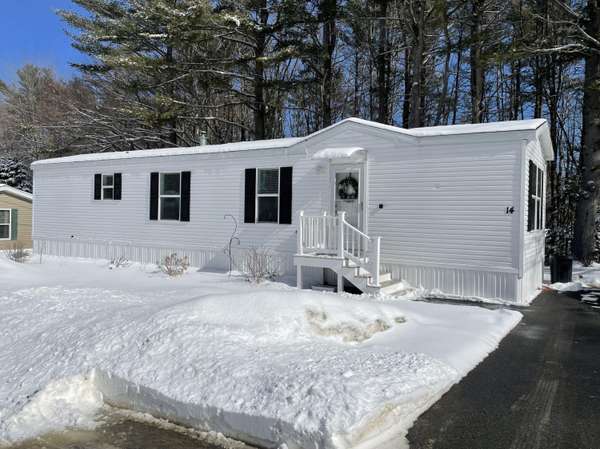 14 Donna DR, Lisbon, ME 04250