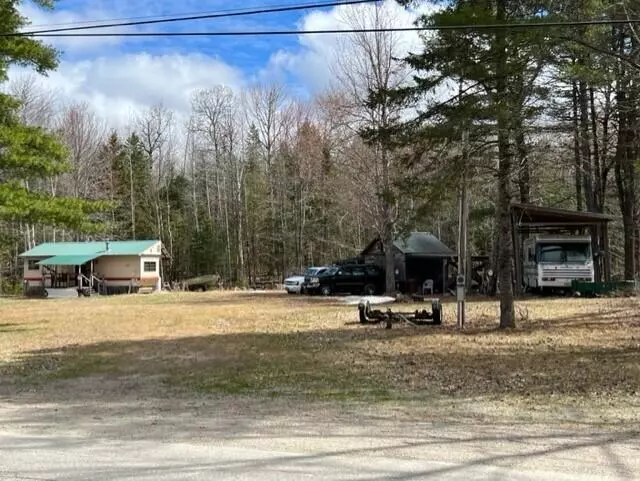 64 Main RD, Burlington, ME 04417