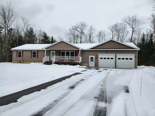 67 Manansis VW, Glenburn, ME 04401