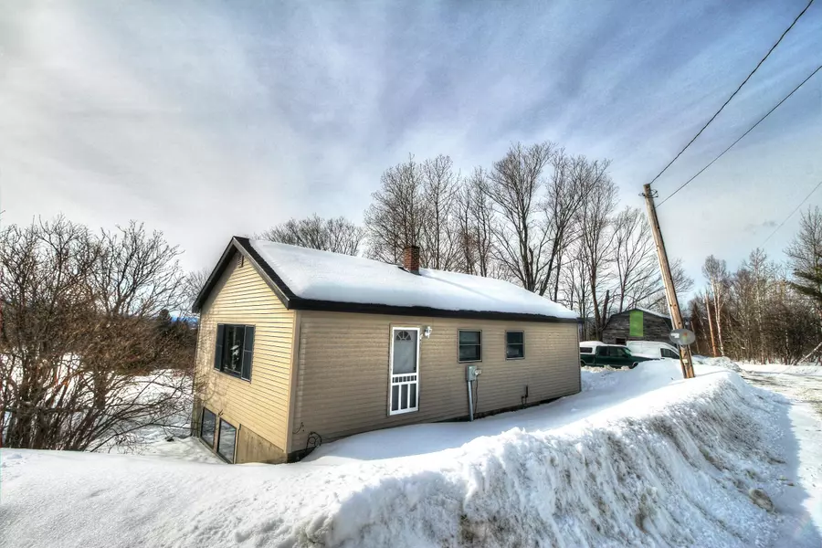 14 Lyle RD, Dallas Plt, ME 04970