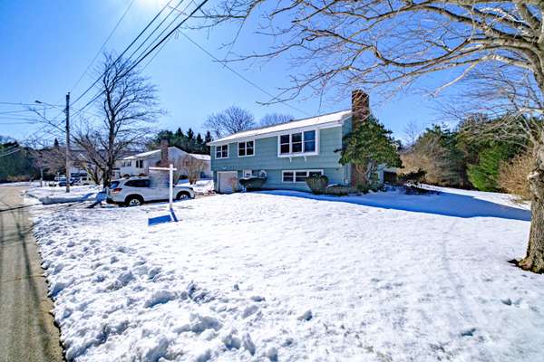 27 Vernon RD, Cape Elizabeth, ME 04107