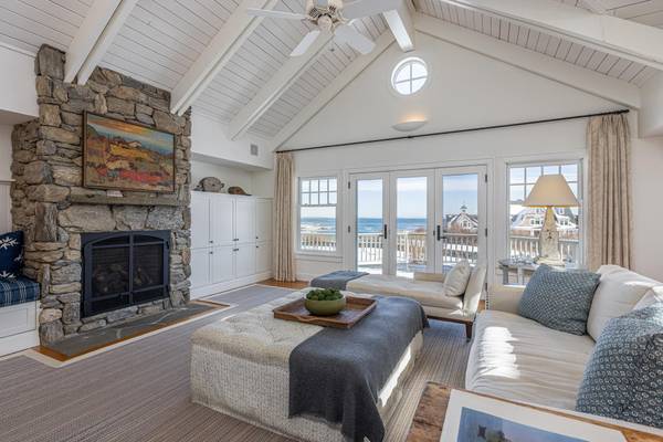 7 Brook RD, Cape Elizabeth, ME 04107