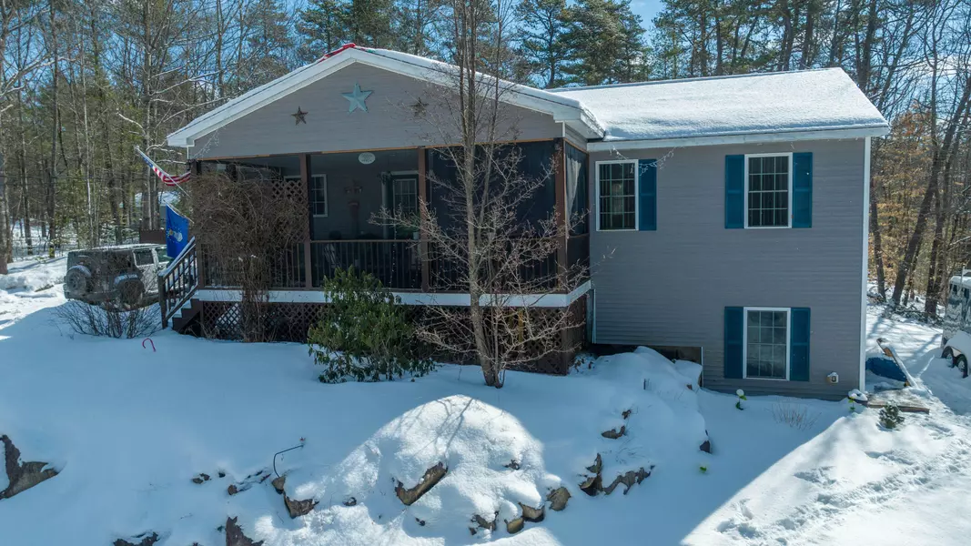 7 Mirandas WAY, Mechanic Falls, ME 04256