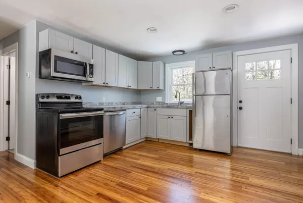 Freeport, ME 04032,82 Durham RD