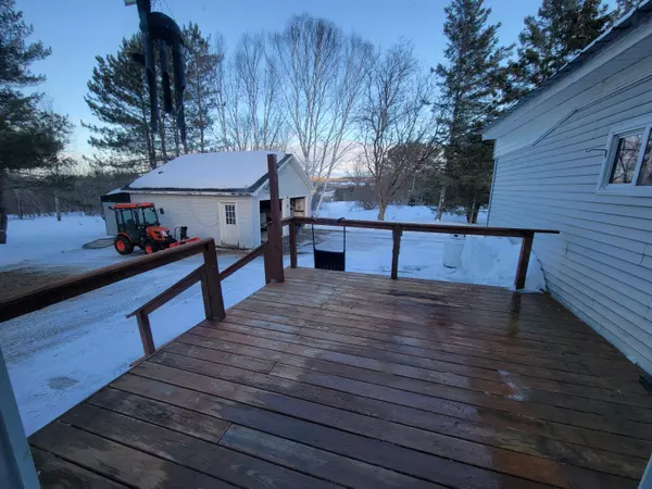 Fort Fairfield, ME 04742,42 Dumond RD