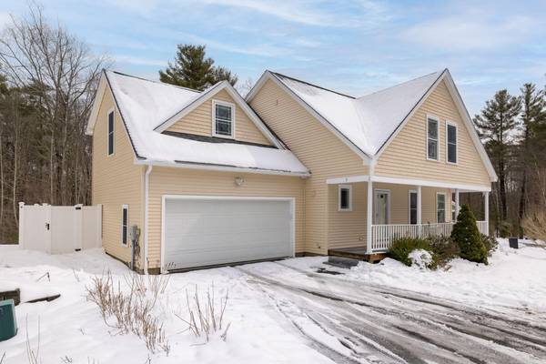 3 Izzy LN, Kittery, ME 03904