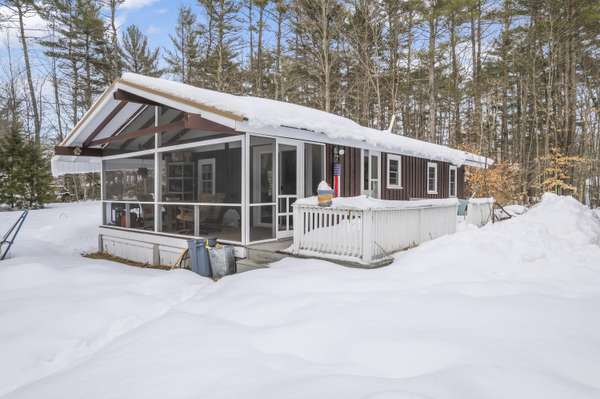 9 Wildflower LN, Naples, ME 04055