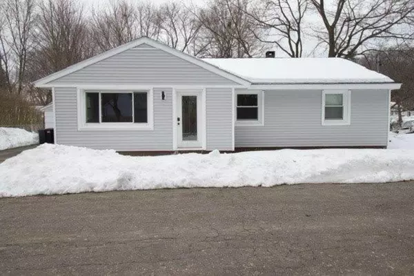 4 Grove LN, Sanford, ME 04073