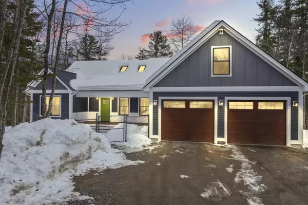 66 Tiger Lily LN, Sidney, ME 04330