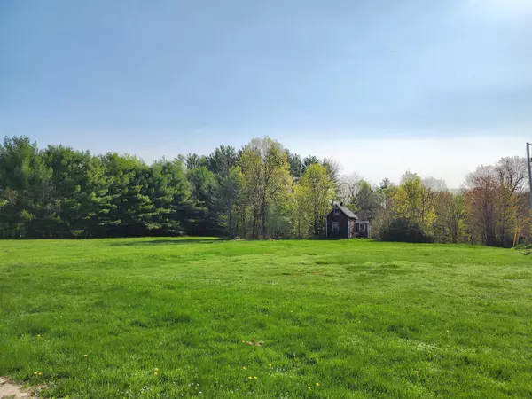 61 Bucknam ST, Mechanic Falls, ME 04256