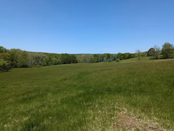 2 S Sennebec RD S, Union, ME 04862