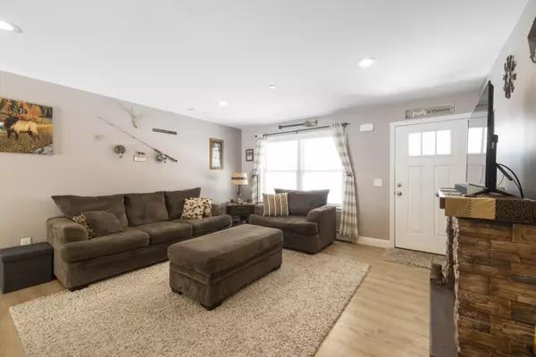 Sanford, ME 04073,25 Lavery LN