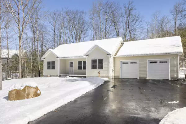 25 Lavery LN, Sanford, ME 04073