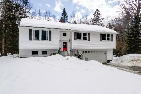 190 Lakeview RD, Glenburn, ME 04401