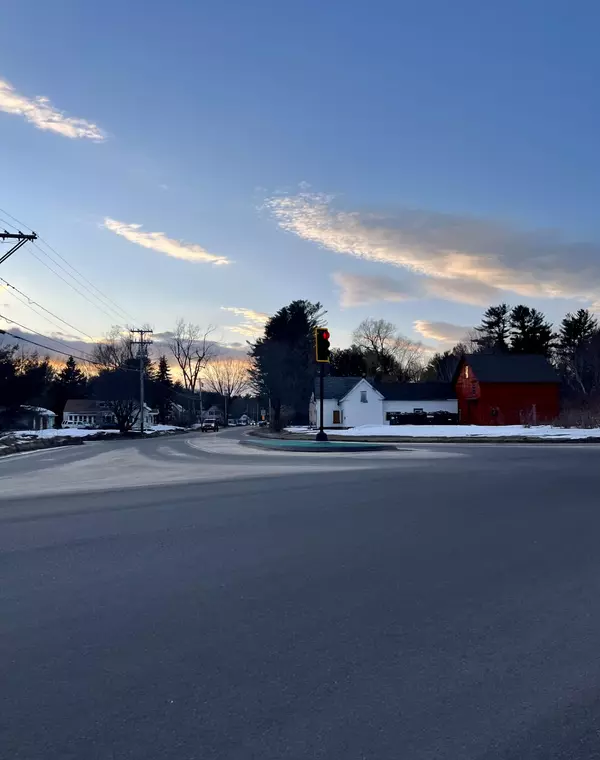 Gray, ME 04039,4 N Raymond RD