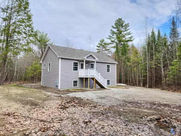 71 Stone Brooke DR, Mechanic Falls, ME 04256