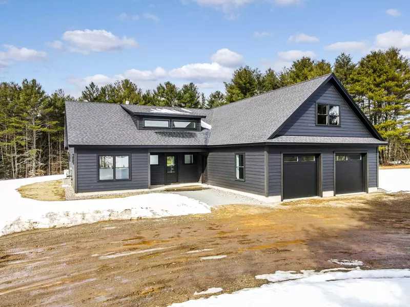 6 Shuman RD, Windsor, ME 04363