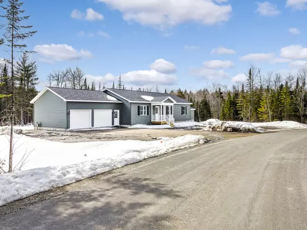 Sidney, ME 04330,44 Angel CIR