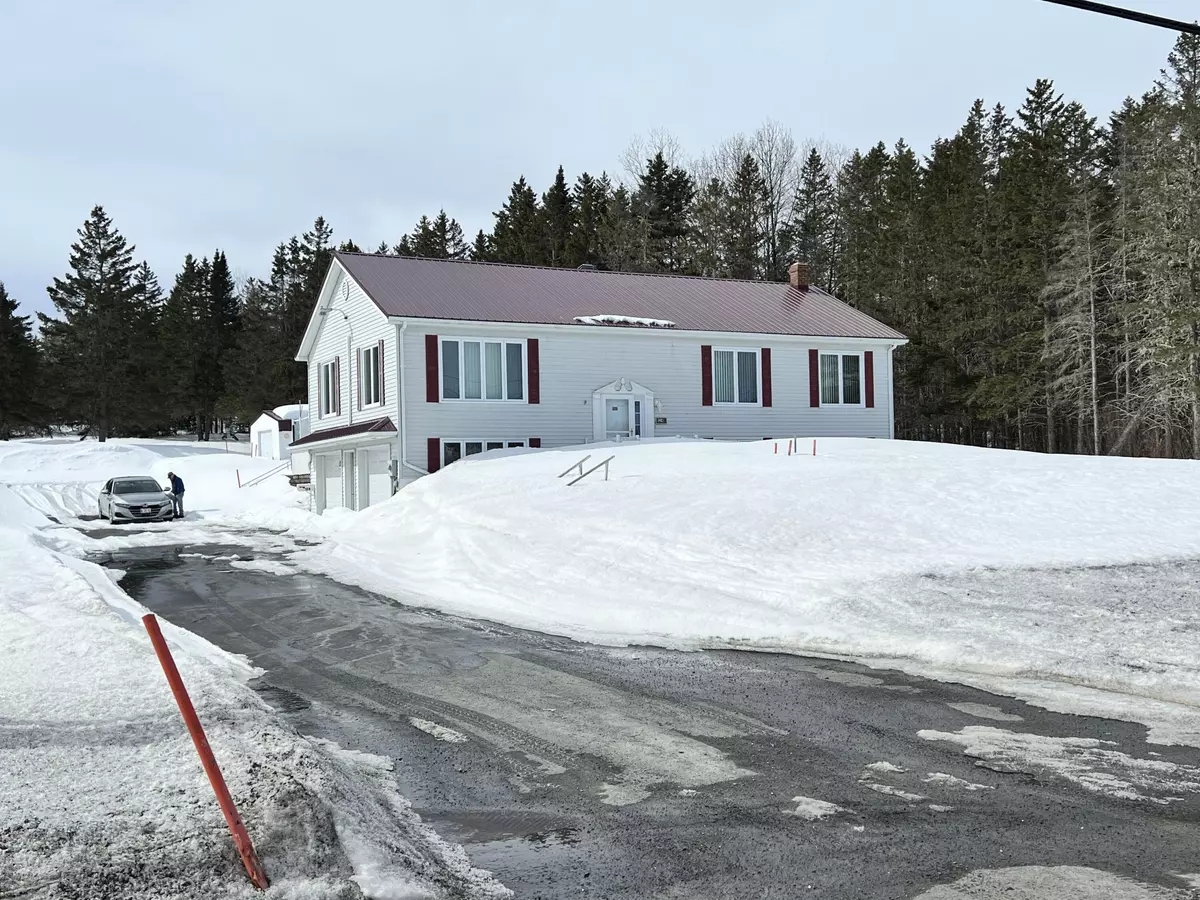 Saint Agatha, ME 04772,124 Hillside RD