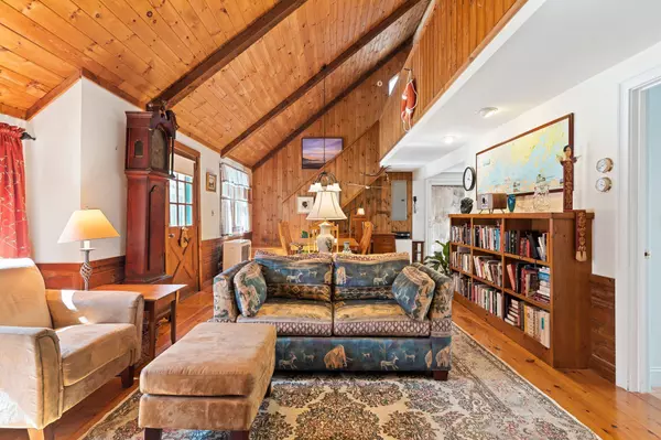 Ogunquit, ME 03907,33 Limestone RD