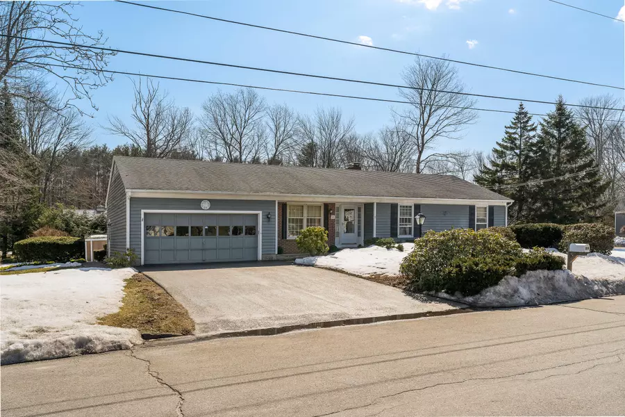 89 Hennessey AVE, Brunswick, ME 04011