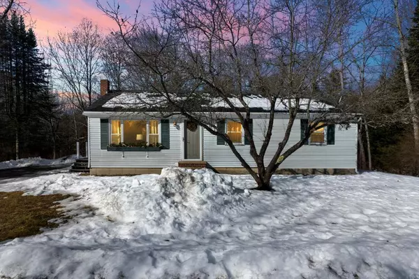 28 Parillo ST, Lisbon, ME 04252