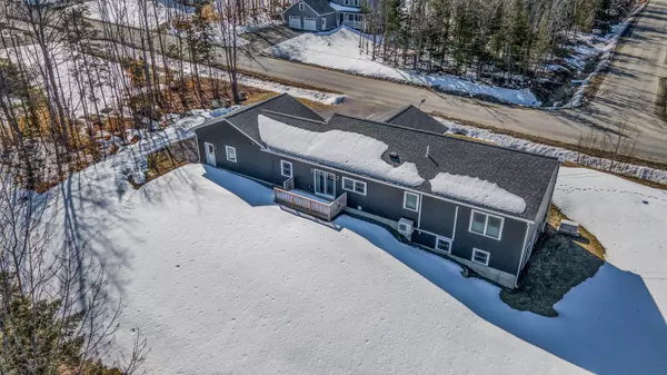 Sidney, ME 04330,111 Richard RD