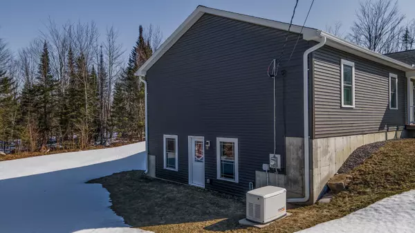 Sidney, ME 04330,111 Richard RD