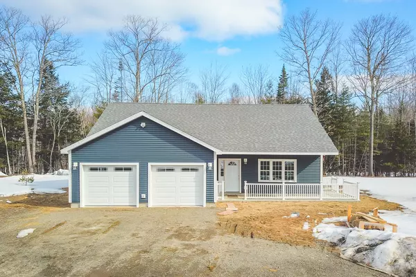 8 Chestnut ST, Unity, ME 04988