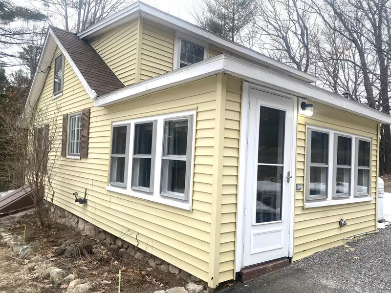 1459 Roosevelt Trail TRL, Raymond, ME 04071