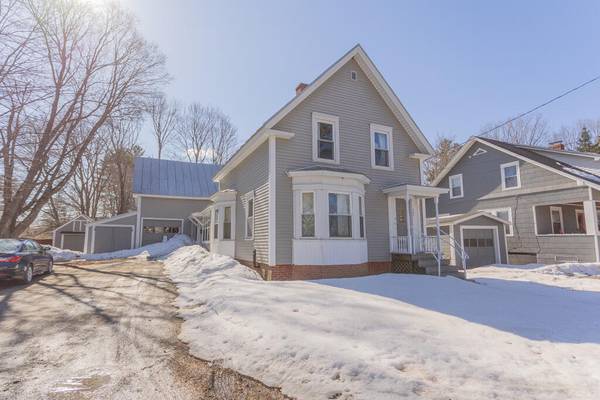 145 Greenwood AVE, Farmington, ME 04938