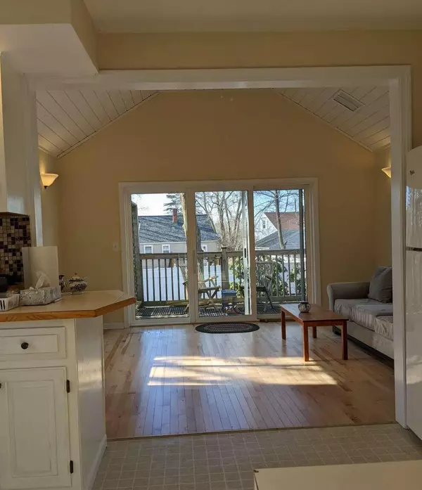 South Portland, ME 04106,735 Highland AVE