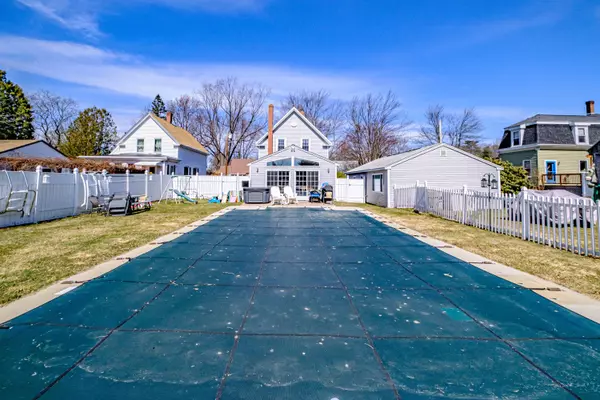 Westbrook, ME 04092,82 Pennell ST