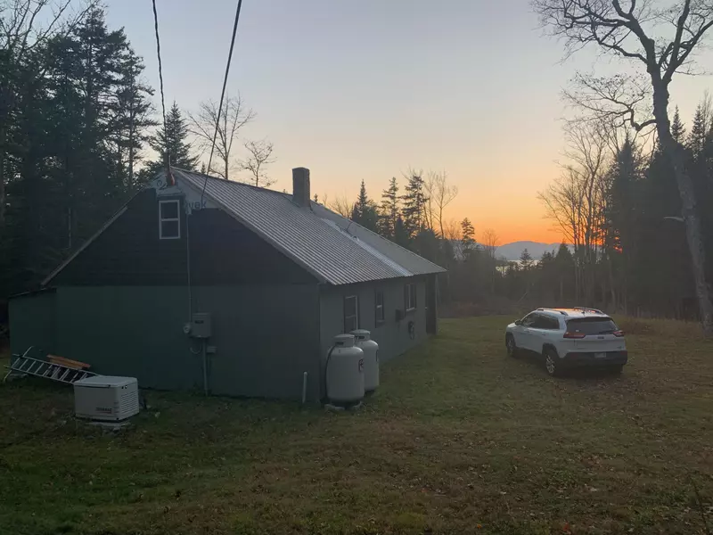 320 N Ridge RD, Beaver Cove, ME 04441