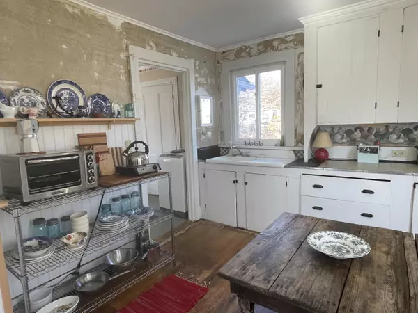 Vinalhaven, ME 04863,11 Starr Street ST