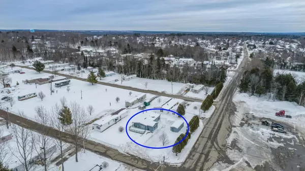 East Millinocket, ME 04430,11 Hemlock ST