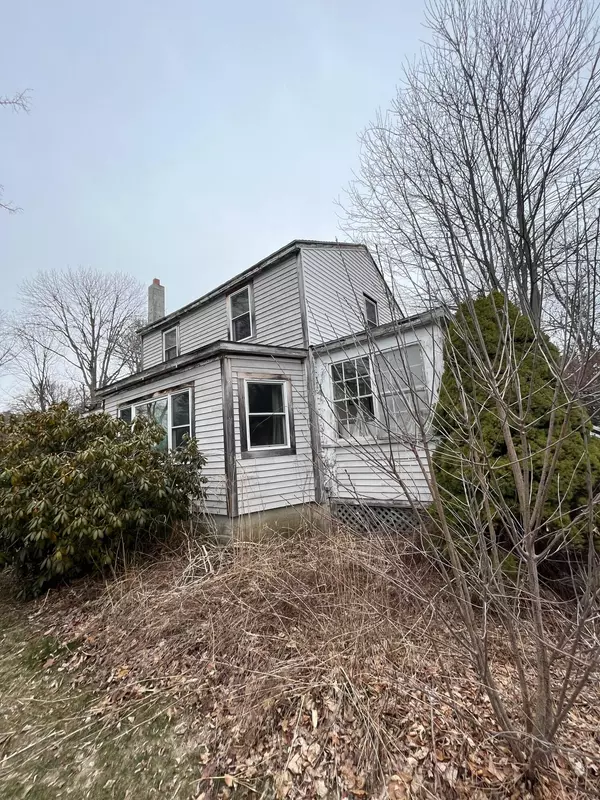 5 Foyes LN, Kittery, ME 03905