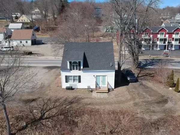 Hallowell, ME 04347,228 Water ST